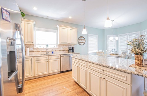 South End Condo | Family-Friendly 4BR/2.5BA, sleeps 10 - Perfect Escape for Family Linens Included