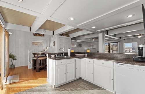 Selbyville House | Family Friendly Waterfront Retreat - Dogs Allowed & Off-Season Discounts