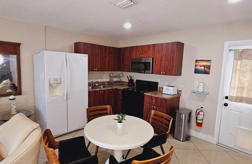 Central Oakland Park Villa | Family & Friends Beach Getaway, Pool, Patio & Minutes to the Beach