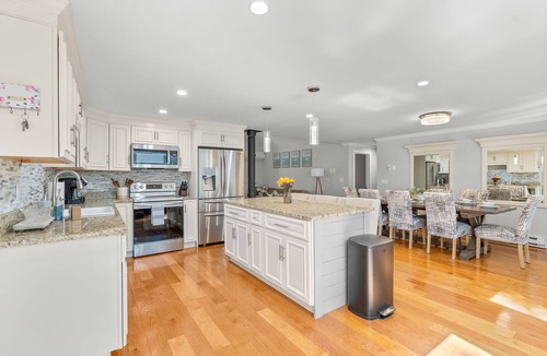 Barnstable House | Family Getaway |Pickleball CourtHot TubTheaterGame Room