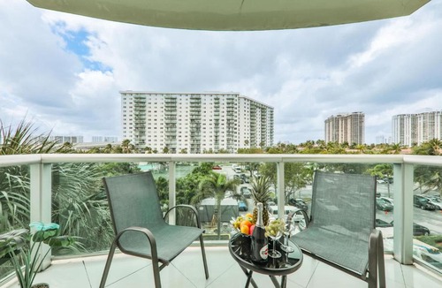 Sunny Isles Beach Apartment | Family getaway steps from the ocean STR-01305