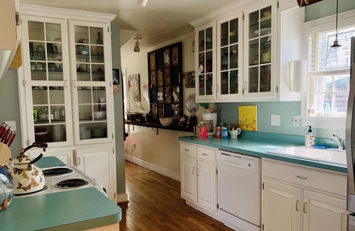 Northeast Virginia Beach Cottage | Family Hideaway with Southern Hospitality