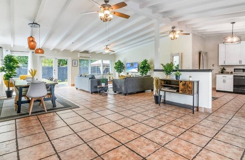 Ives Estates House | Family House w/Pool+Backyard+Nature
