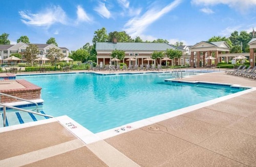 Berkeley Hotel | Family Retreat: 2 Spacious Units with Balcony + Pool Access & Sports Facilities