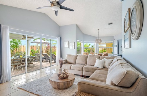 Plantation House | Family Vacation-Private Heated Pool, 2 King Beds, 3 full baths, BBQ, Beach, MAJOR INTERNATIONAL SPORTING EVENT