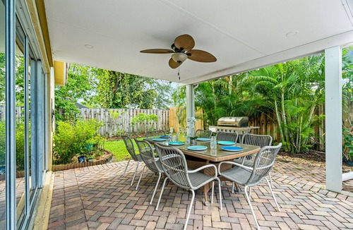 Plantation House | Family Vacation-Private Heated Pool, 2 King Beds, 3 full baths, BBQ, Beach, MAJOR INTERNATIONAL SPORTING EVENT