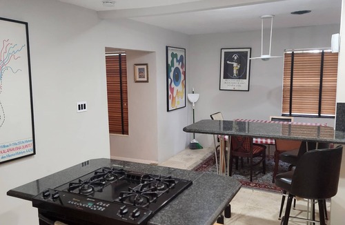 Little Ranches House | Fantastic Hollywood Home- 60 day Min Stay