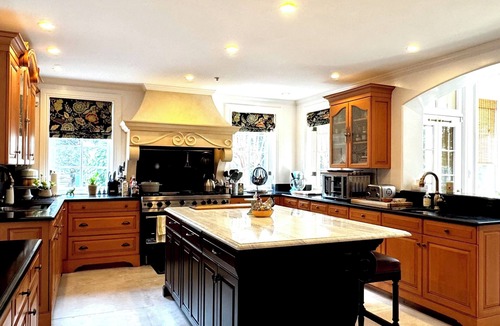 Historic District House | Fantastic house with lots of parking in downtown Annapolis, steps to the USNA!