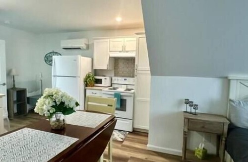 Woolford Apartment | Farmhouse Charm Woolford Studio Apt. w/Amazing Eastern Shore Sunrise & Sunsetsn