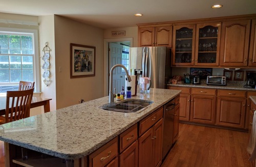 Boyd Tavern House | Farmhouse On 14 Acres. Close to Monticello & Ash Lawn Highland