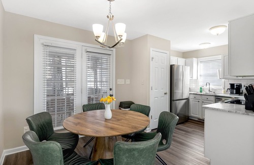 Wake Forest House | Fenced Yard | Screened-In Porch | 3 King Beds | Pet Friendly