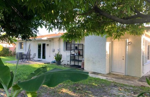 Miami Gardens House | Fern Gully Inn - East
