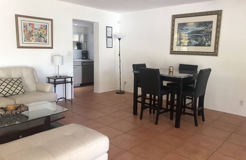 Lauderdale-by-the-Sea Villa | Few Minutes to the Beach, restaurants and shops