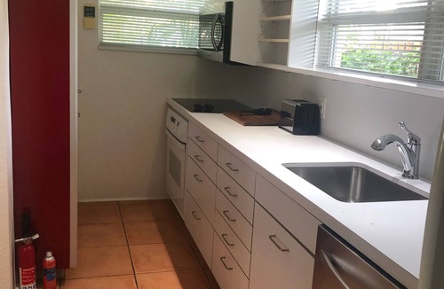 Lauderdale-by-the-Sea Villa | Few Minutes to the Beach, restaurants and shops