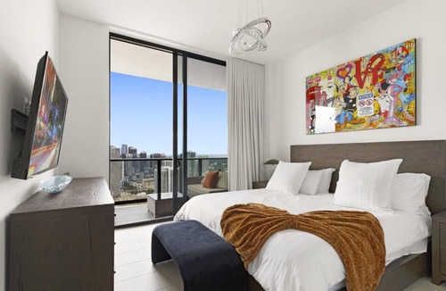 Downtown Miami Apartment | MAJOR INTERNATIONAL SPORTING EVENT Magic,Miami Luxury Penthouse, Walk to Fan Fest Panoramic Ocean & City Views,Resort Pool, Spa, Gym, Restaurants