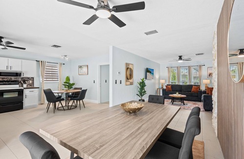 Dania Beach House | FIFA Perfect Pool Oasis w/Tiki Bar Near Hard Rock Casino