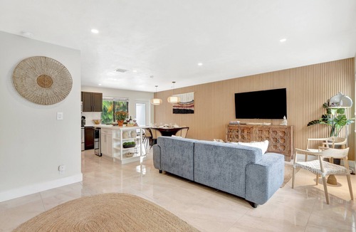 Middle River Terrace House | MAJOR INTERNATIONAL SPORTING EVENT Perfect | Zen Den: Wilton Manors, Htd Pool, Work Friendly, BBQ,Near Beach