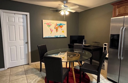 Highland Garden Apartment | FIFA ready Awesome 2-bedroom corporate apartment with AC in Hollywood Gated WiFi