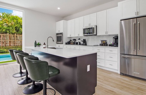 Coral Way Villa | Fiji MAIN · NEW Fiji | 6BR 5BA Brickell Rhodes—Pool & Hot Tub