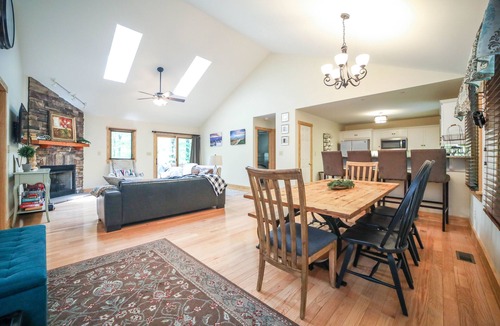 Chestnut Springs House | Find peace at Dove's Landing at Wintergreen resort - family- and pet-friendly!
