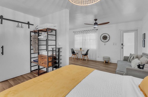 Lake Ridge Villa | Fits 2, <2 Miles from Beach, Newly Renovated, Pool