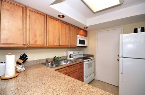 East Fort Lauderdale Condo | FLBR 2BR Condo 1406 - 2 blocks off beach with Direct Intercoastal & Ocean Views.