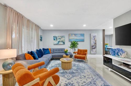 Fort Lauderdale House | FLL Family Beach Villa, Heated Pool, Kids Playground