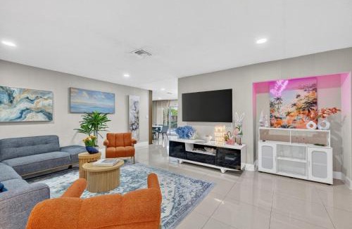 Fort Lauderdale House | FLL Family Beach Villa, Heated Pool, Kids Playground