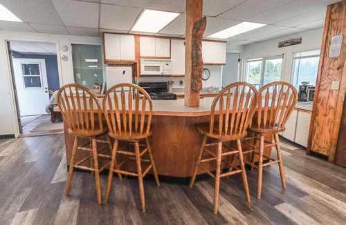 Somers Boat Rental | FLOATING HOUSE on Flathead Lake, kayaks, rooftop decks, watercraft rentals!