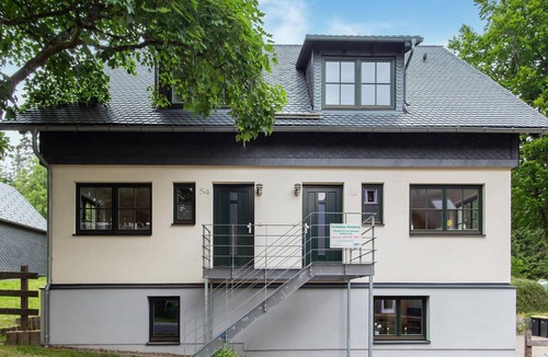 Friedrichshoehe House | Forest Escape with Terrace