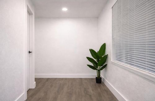 Royal Poinciana House | Fort Lauderdale Airport Bleu Lagunna