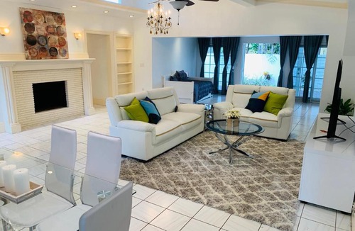 Lauderdale Beach House | FORT LAUDERDALE BEACH HOUSE ONLY 50 STEPS TO OCEAN! SLEEPS 10