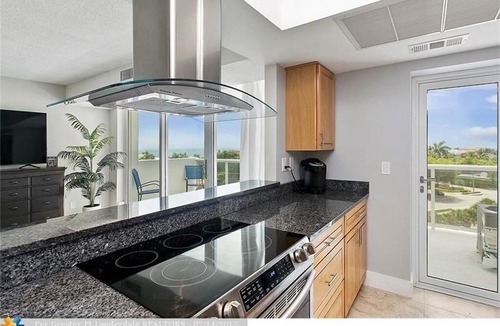 Lauderdale Beach Apartment | Fort Lauderdale luxury Condo 2/2 BR Direct Ocean View, Pool, long-Term