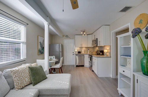 Riverside Park House | Fort Lauderdale Guest House w/Pool: 3 Mi to Dtwn!