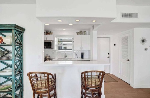 Central Beach Condo | Fort Lauderdale Yacht & Beach Club 209