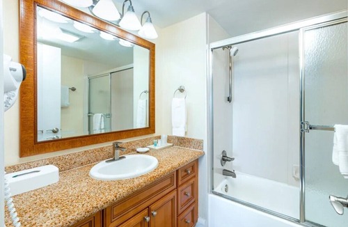 East Fort Lauderdale Resort | Fort Lauderdale Beach Resort 1 Bedroom Suite; RATES ARE NEGOTIABLE!