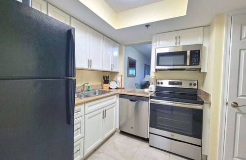 East Fort Lauderdale Resort | Fort Lauderdale Beach Resort 1 Bedroom Suite; RATES ARE NEGOTIABLE!