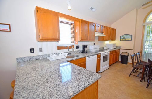 Caine Woods House | Fountain Road 13701-Bayside 137th St, W/D, AC