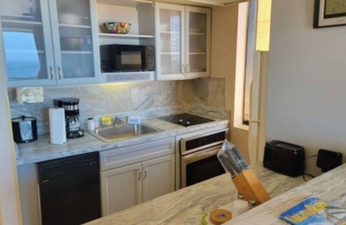 Northeast Virginia Beach Resort | Four Sails Resort Oceanfront condo with Oceanfront & City View Balconies