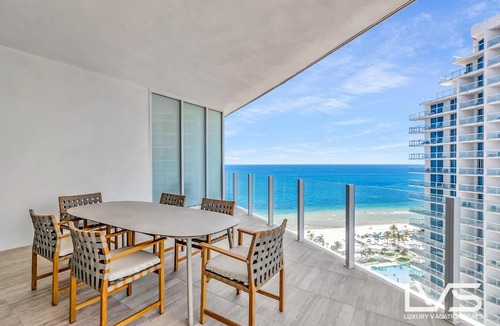 Central Beach Apartment | Four Seasons FTL Beach 2 Bed 2Bath Luxury Residence Direct Ocean Views