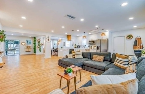 Central Fort Lauderdale Villa | Fox Garden-heated Pool-spa- Boho-downtown Beach