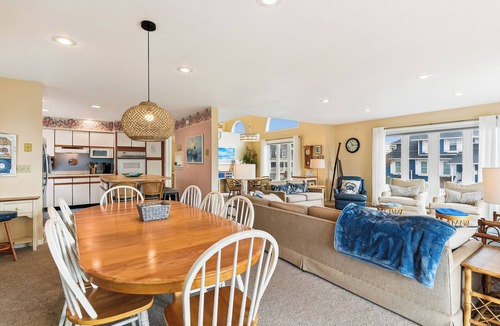 Bethany Beach House | FREE ACTIVITIES INCLUDED! Great vacation home is just perfect for family get-togethers! Spacious floor plan offers 8 bedrooms with 6 full baths