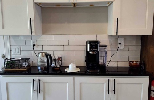 Centerville House | FREE BEACH PASS! NEAR CRAIGVILLE BEACH! 4 bedroom in charming Barnstable w/AC.