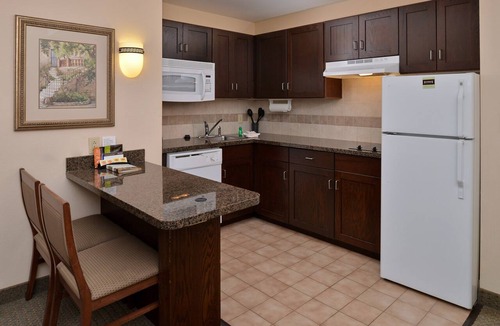 Chesapeake Condo | Free Breakfast. Indoor Pool & Hot Tub. Close to the Virginia Beach business district!