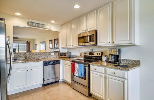 Ocean View Condo | FREE DAILY ACTIVITIES INCLUDED!! Bethany Bay is a beautiful resort community located along the shore of the Indian River Bay where you'll find the luxury of a "get- away- from- it- all" retreat and "close to everything" convenience.