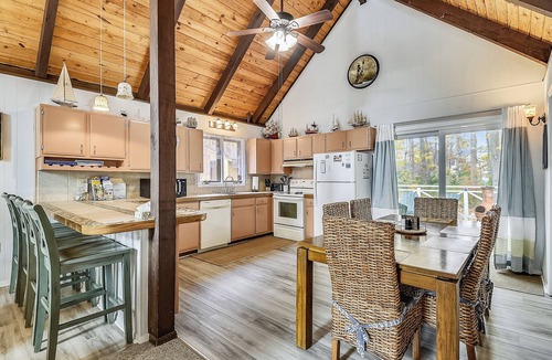 Bethany Beach Cottage | Free Golf at Bear Trap Dunes and MORE! Family friendly comfy & cozy Bethany Beach vacation home with all the cottage charm imaginable!