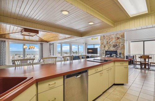 South Bethany House | Free Golf at Bear Trap Dunes and MORE! OCEANFRONT! Wonderful "family friendly" spacious and beautiful 4 bedroom vacation home