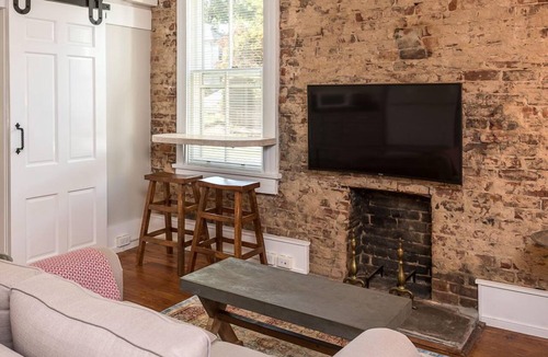 Belmont Apartment | French Cottage Luxury Apartment | Perfect for Extended Stays in Downtown Belmont