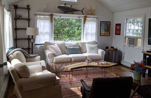 Brewster Cottage | Freshly renovated 2 bedroom, 2/10s mile to private association beach