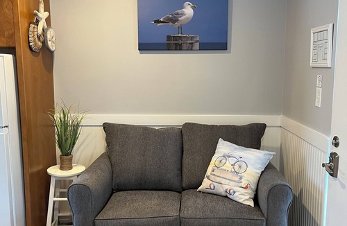 Wildwood Crest Condo | Freshly Updated Beachside Condo, Steps to Sand, Linens Included, Sleeps 4!